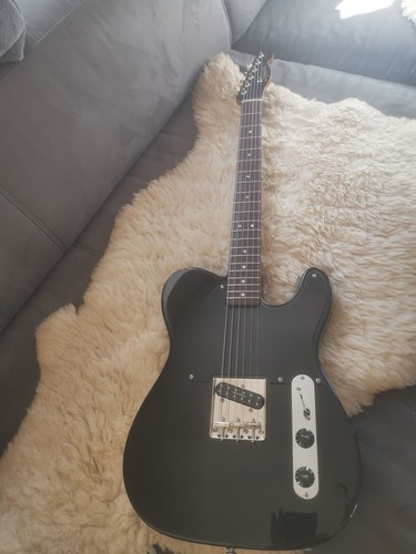 Squier fender telecaster - by,
